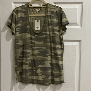 Lucky Brand Olive Camo V-Neck Short Sleeve Tee